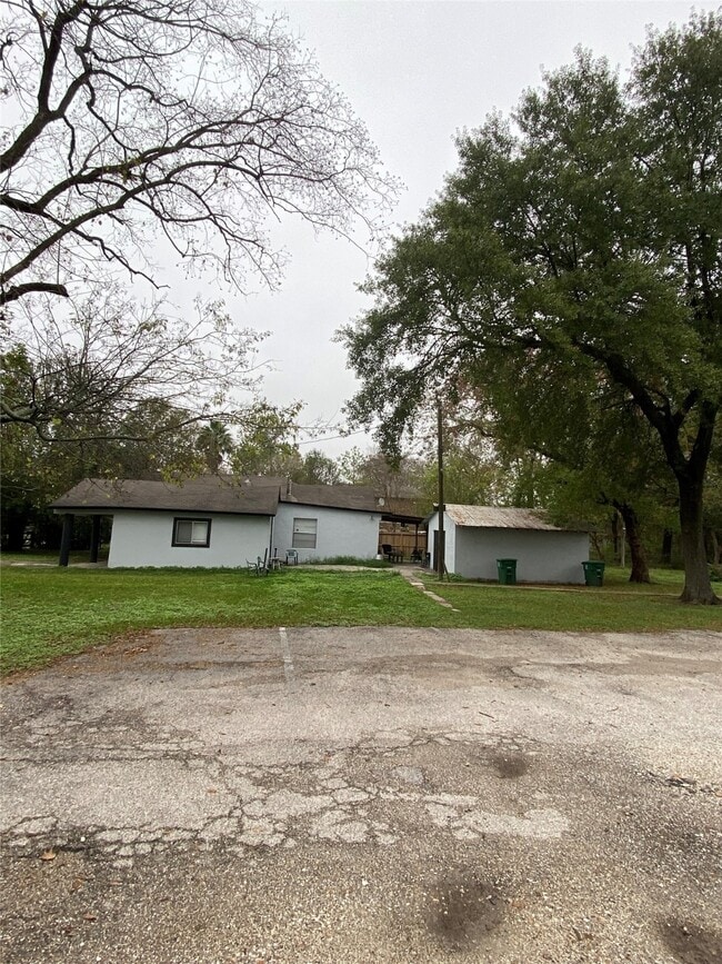 Building Photo - 9402 Lomax St