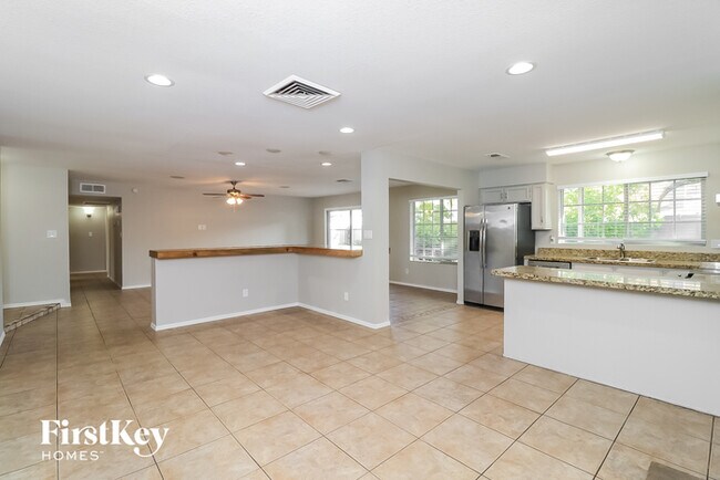 Foto del edificio - 2315 E Harmony Ave