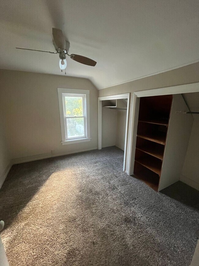 Building Photo - 3 br, 1 bath House - 617 N 15th St