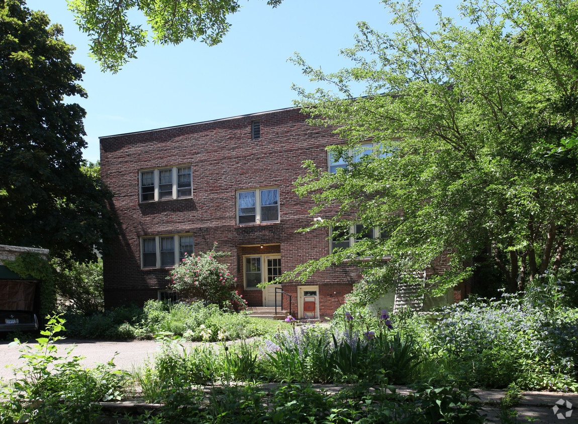 Building Photo - The Bedford Apartments