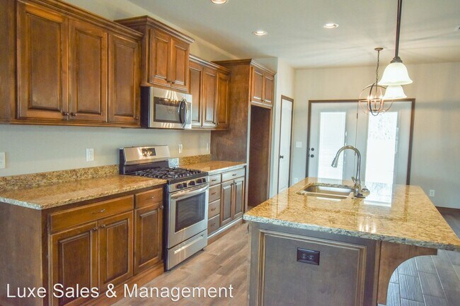 Building Photo - 4 br, 2 bath House - 14009 Village Run Drive