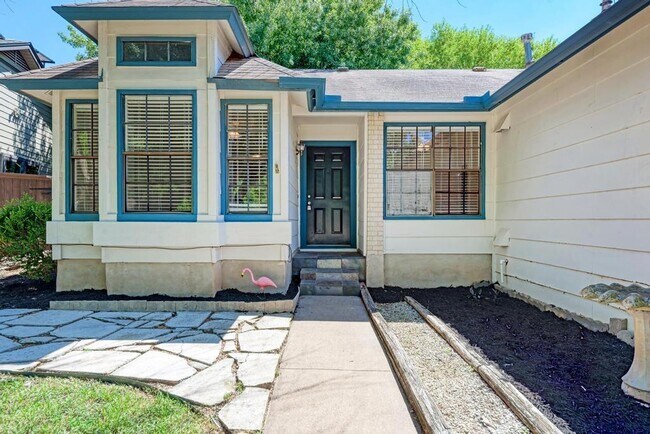 Building Photo - 9821 Briar Ridge Dr