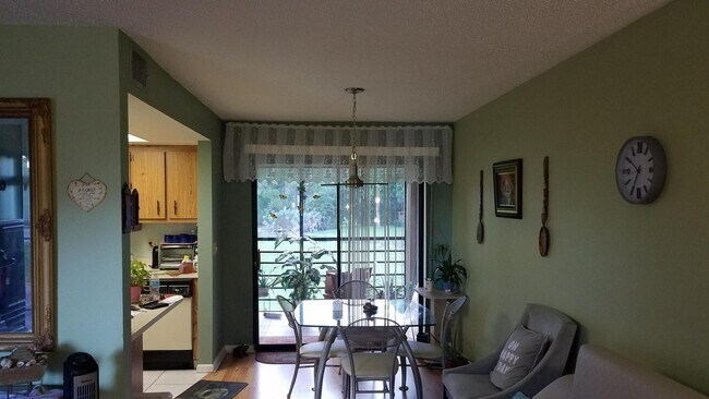 Building Photo - 4233 Oak Terrace Dr