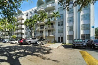 Building Photo - 496 NW 165th St