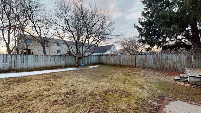 Foto del edificio - Walk to Restaurants and Shopping