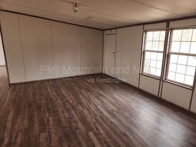 Foto del edificio - 17 Misty Mountain Way