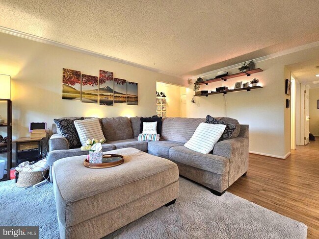Building Photo - 7758 New Providence Dr