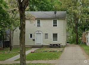 Building Photo - 212 University Dr