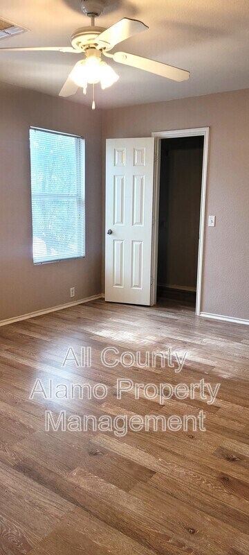 Building Photo - 10303 Lateleaf Oak