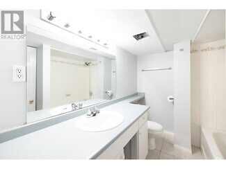 Building Photo - 153 W 64th Ave