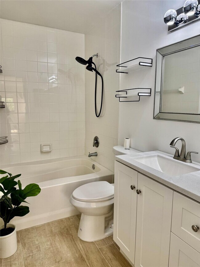 Foto del edificio - 4856 N State Rd 7