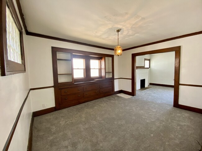 Building Photo - 987 Whittier Ave
