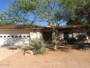 Building Photo - 8878 E Sheena Dr