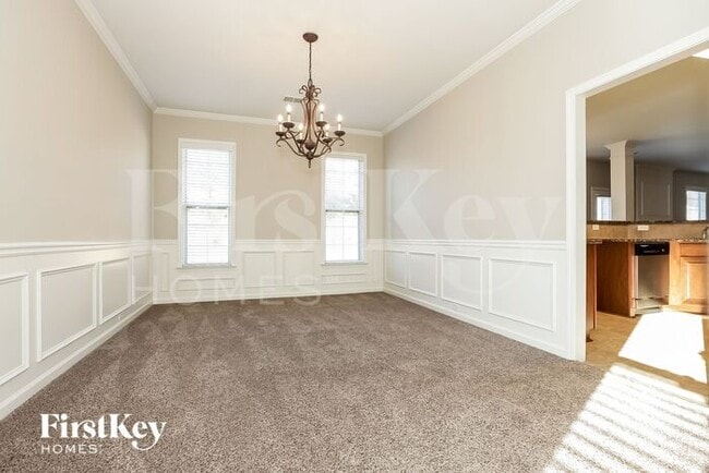 Building Photo - 855 Stonehaven Rd SW