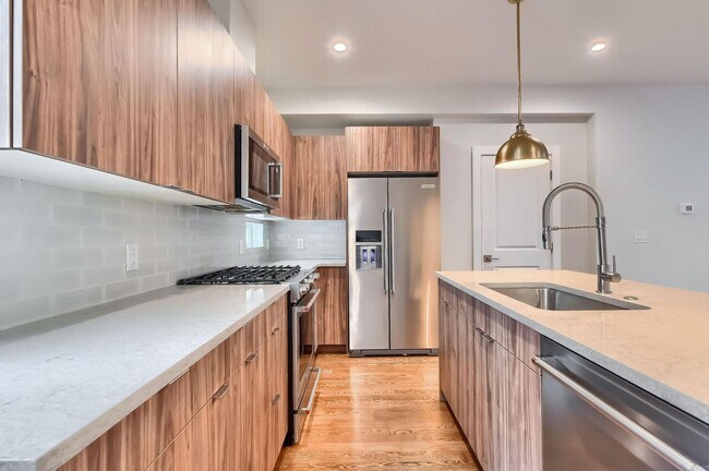 Foto del edificio - 2 Bedroom townhome in Denver