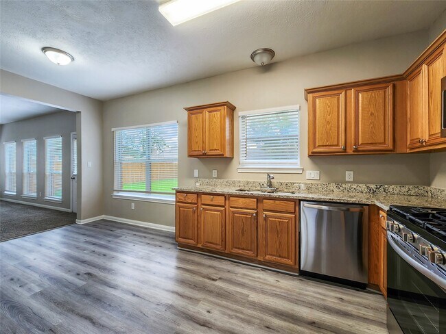 Foto del edificio - 11906 Cottonwood Ln