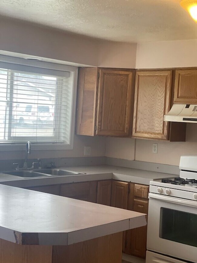 Foto del edificio - Nice 3 bedroom 2 bathroom apartment.