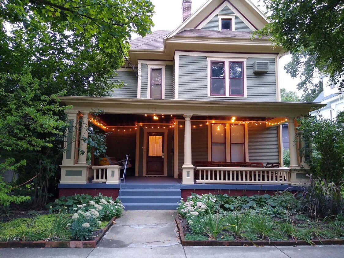 Foto principal - 403 W Hill St