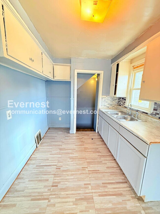 Foto del edificio - 18640 Sherwood St