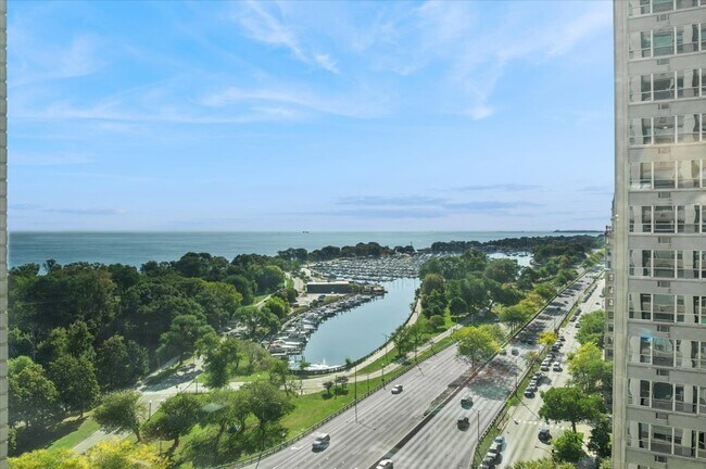 Foto del edificio - 3600 N Lake Shore Dr