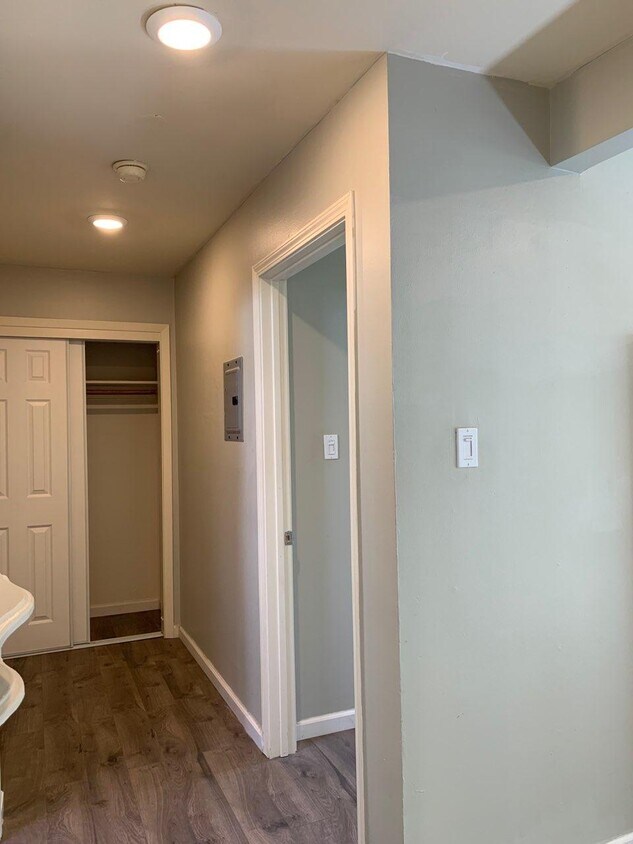Primary Photo - 4041 Lincoln Way