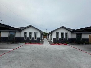 Building Photo - 712 Palmer Rd
