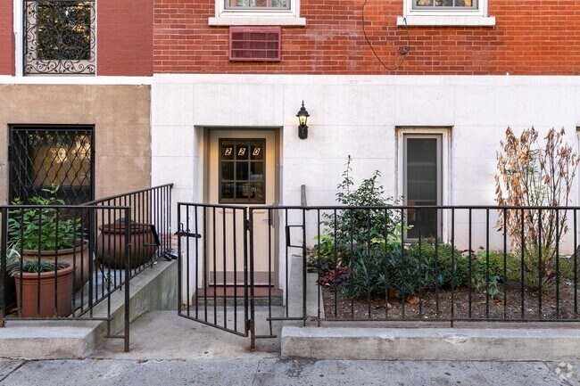 Building Photo - 221-223 W 14th St