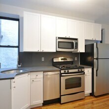 Building Photo - 414 W 49th St
