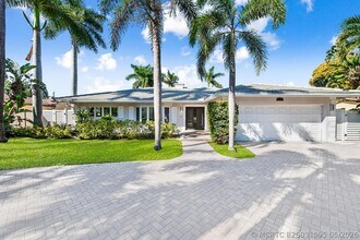 Building Photo - 4761 Bayview Dr