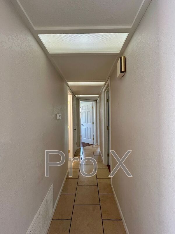 Photo - 1411 Lawrence Ave House