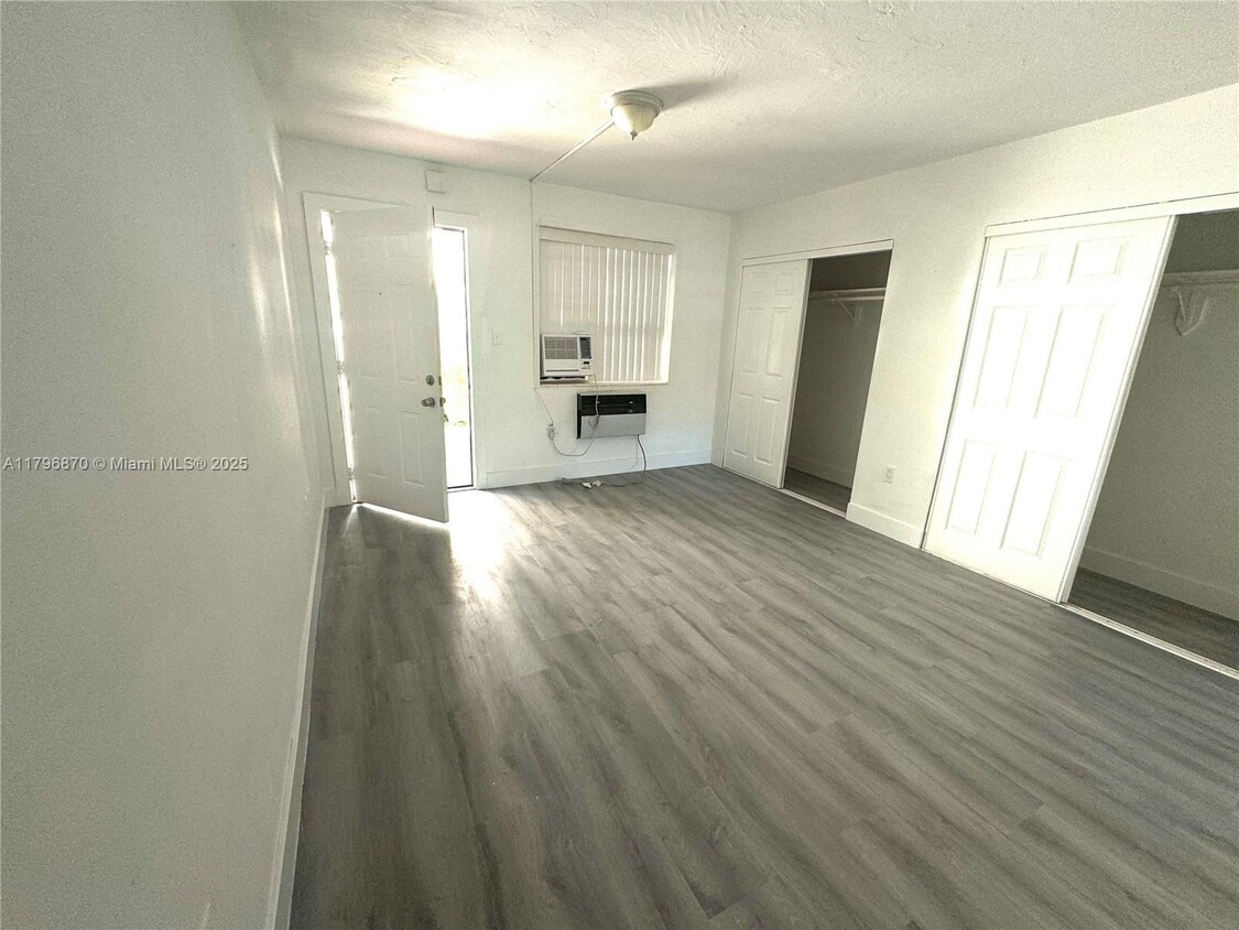 Primary Photo - 720 NW 27th Ct