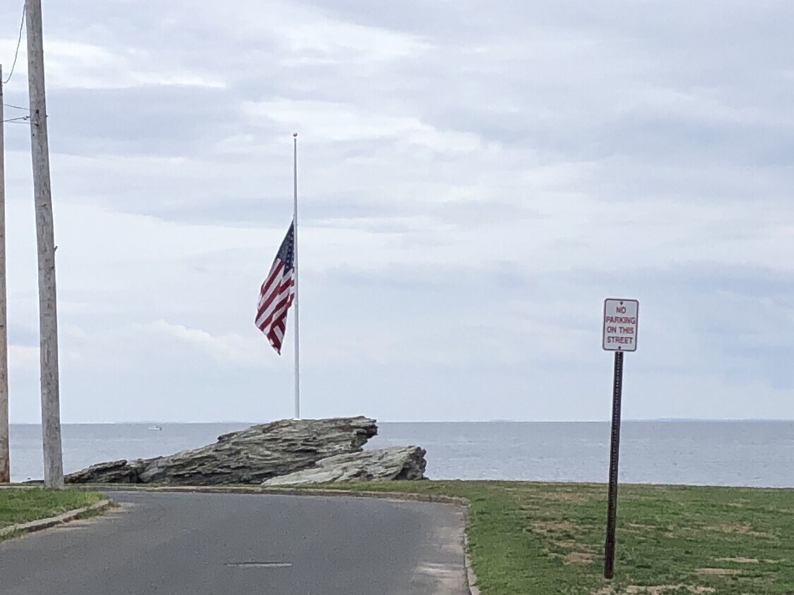 Building Photo - 182 Kings Hwy