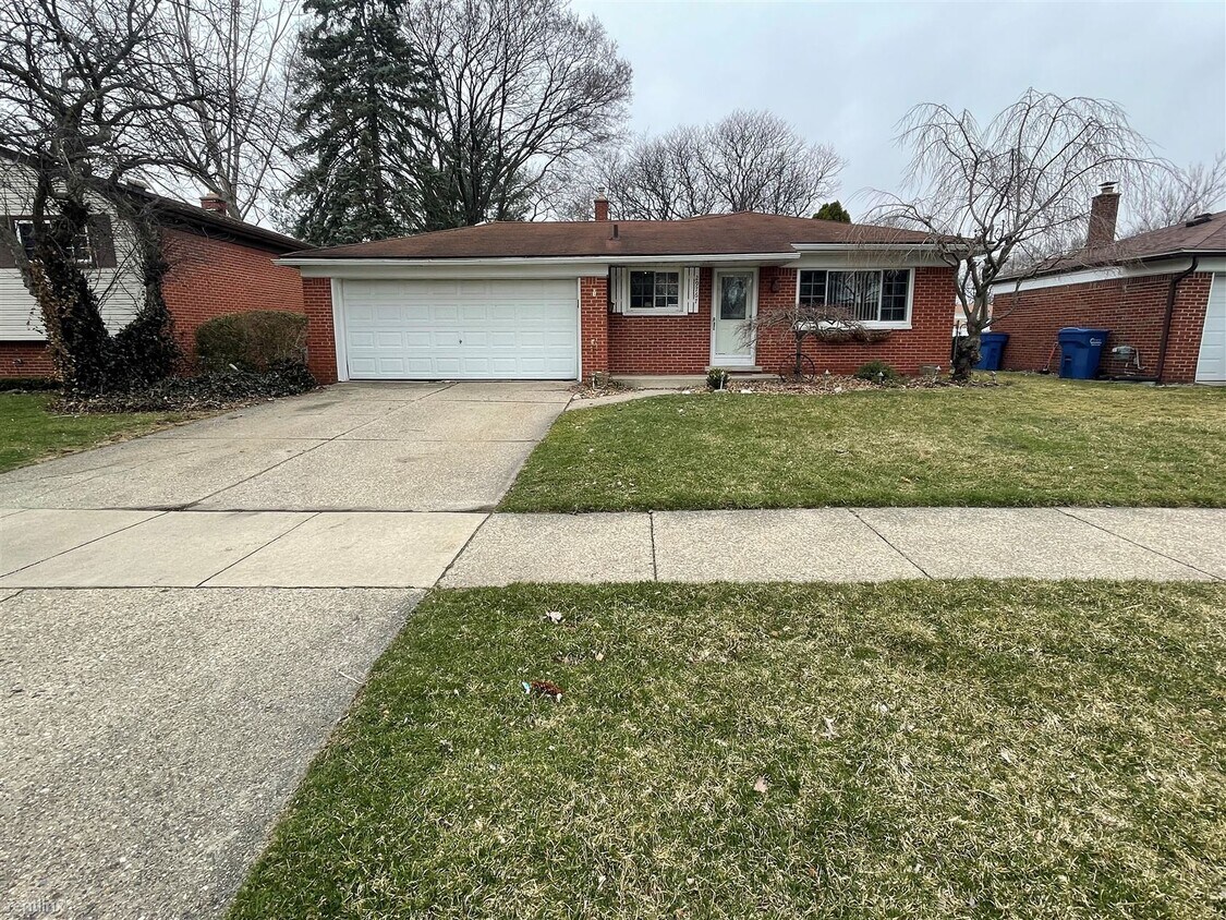 Foto principal - 3 br, 2 bath House - 29767 Wagner Dr