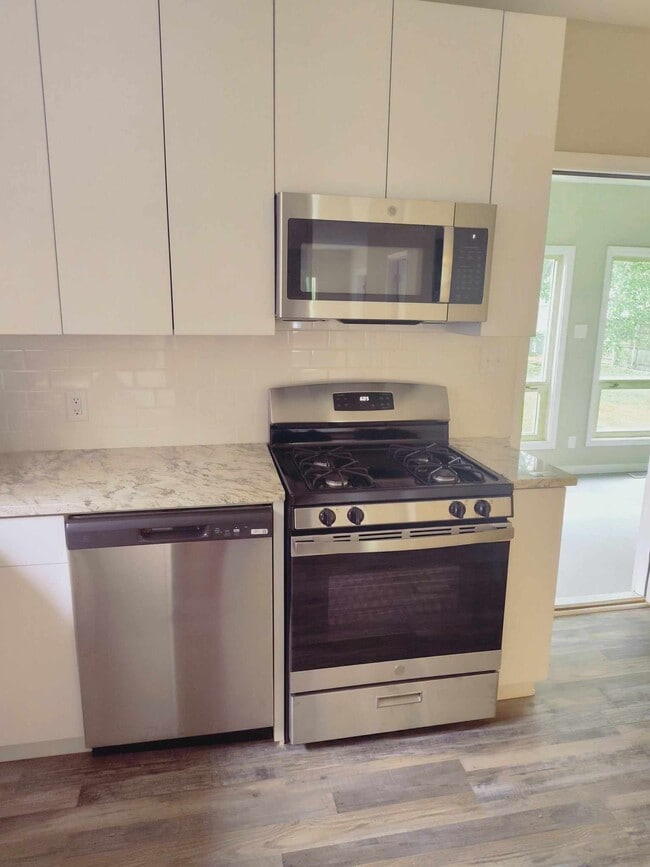 Kitchen - 4344 Wabash Ave