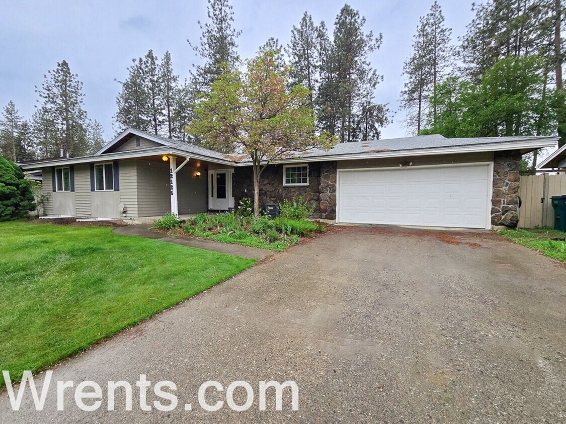 Foto principal - Large 5 Bed/2 Bath House in the Mead Schoo...
