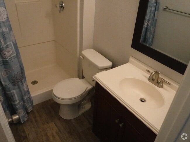 Building Photo - 712 N Santa Barbara #16