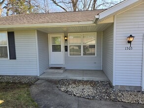Building Photo - 1301-1303 E Congress St
