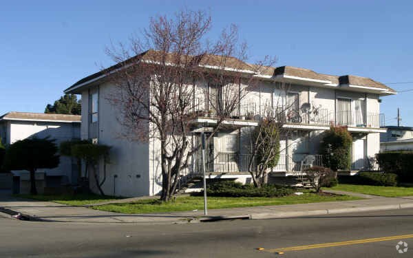 Foto del edificio - 2945 Dohr St