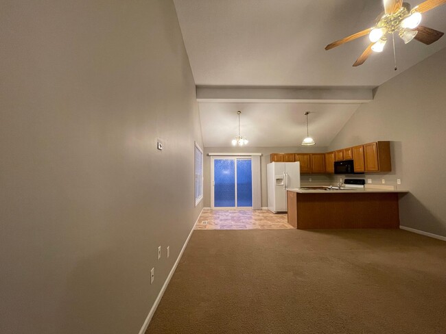 Building Photo - 3015 Eagle Ridge Dr