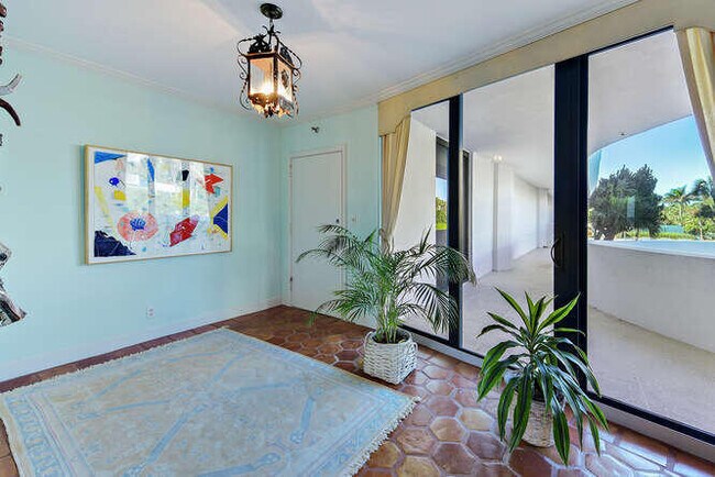Building Photo - 2600 S Ocean Blvd