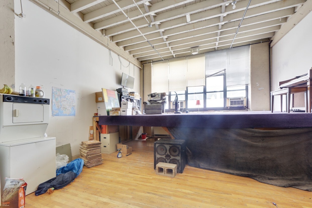 95 Dobbin St Unit 221, Brooklyn, NY 11222 Room for Rent in Brooklyn, NY