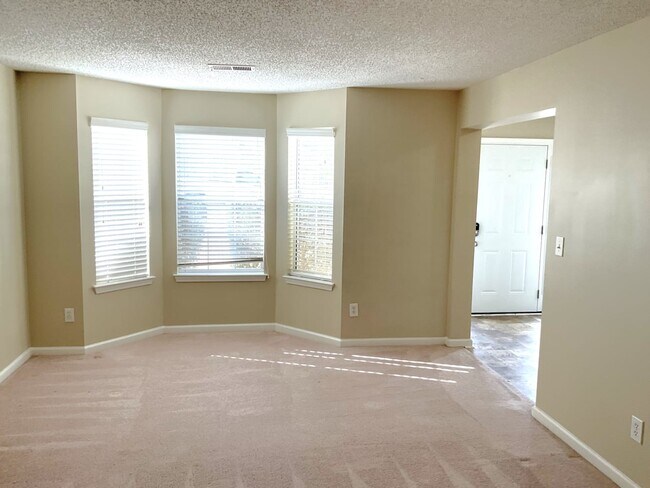 Building Photo - 7135 Mahogany Dr