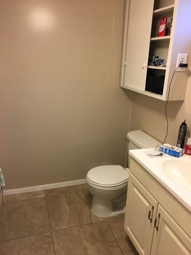Building Photo - 2 bedroom 1 bath Provo basement apartment