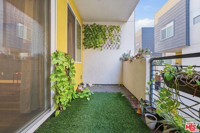 Building Photo - 807 Jade Pl.