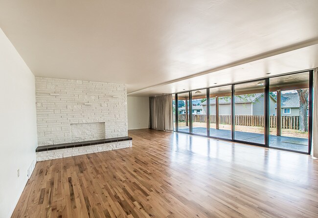 Foto del edificio - 311 N Molter Rd