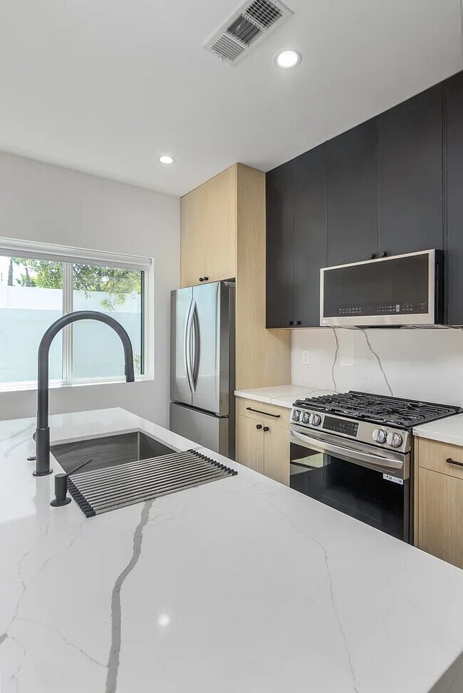 Foto del edificio - 14928 Otsego St