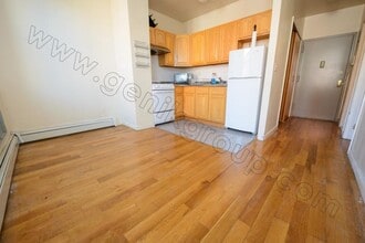 Building Photo - 327 Grand St