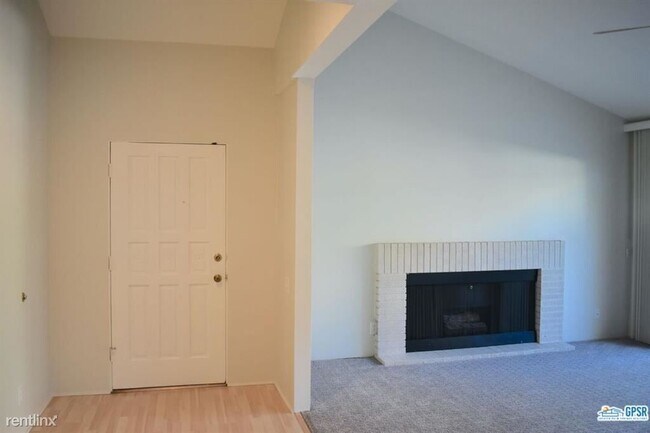 Foto del edificio - 2 br, 2 bath Townhome - 2600 S Palm Canyon...