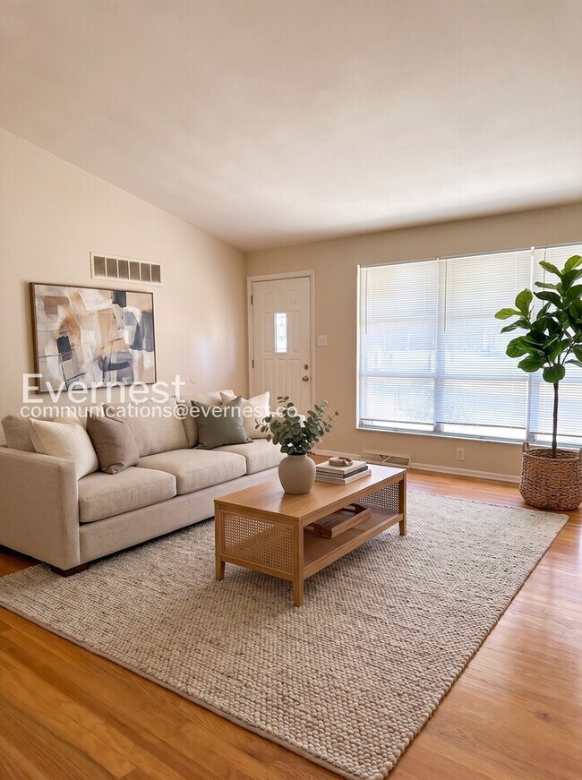 Foto del edificio - Charming 3-Bedroom Home with Central A/C and Carport Parking / 3 beds 1 bath / Available now!