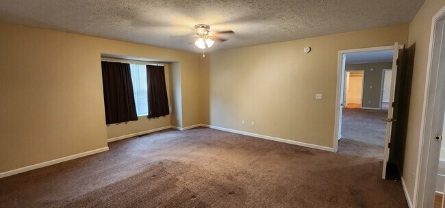 Foto del edificio - 1714 Bend View Ln